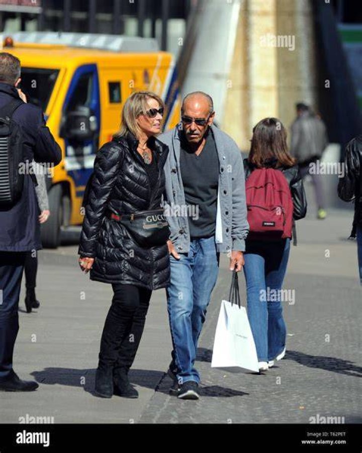 Entrepreneur and TV personality Leslie Gold goes shopping with his wife