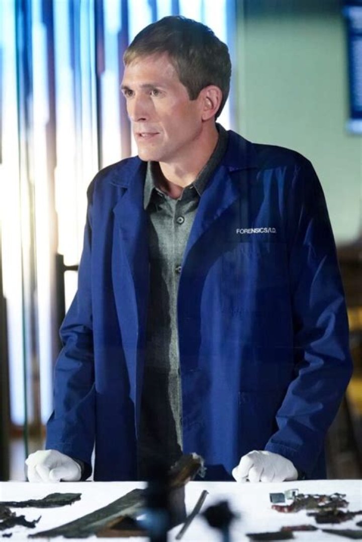 Eric Szmanda dating 2023 profile