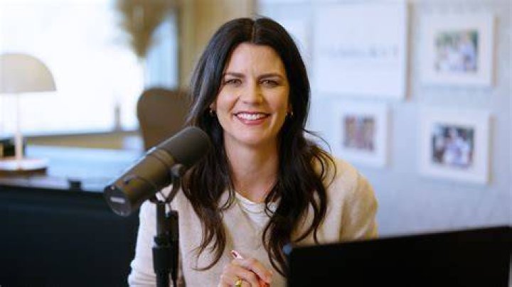 Erin Morrow Hawley wiki, bio, age, husband, Josh Hawley, linkedin, facebook