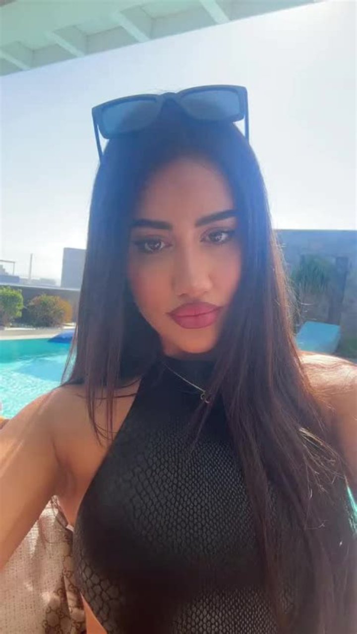 Esterbron sophieraiin TikTok
