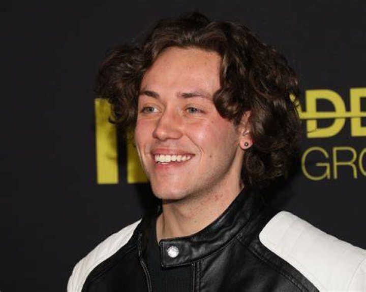 Ethan Cutkosky is not dead as Shameless star falls victim to hoax