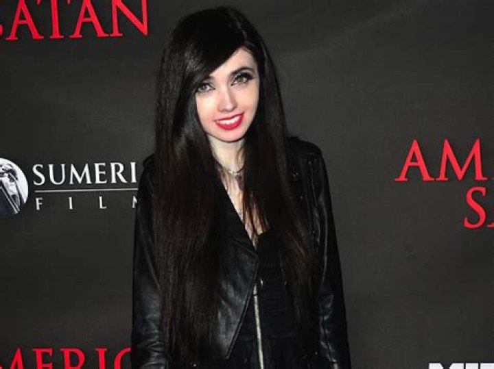 Eugenia Cooney Amor, Fumar, Origen, Tatuajes y Patrimonio 2023 Taddlr