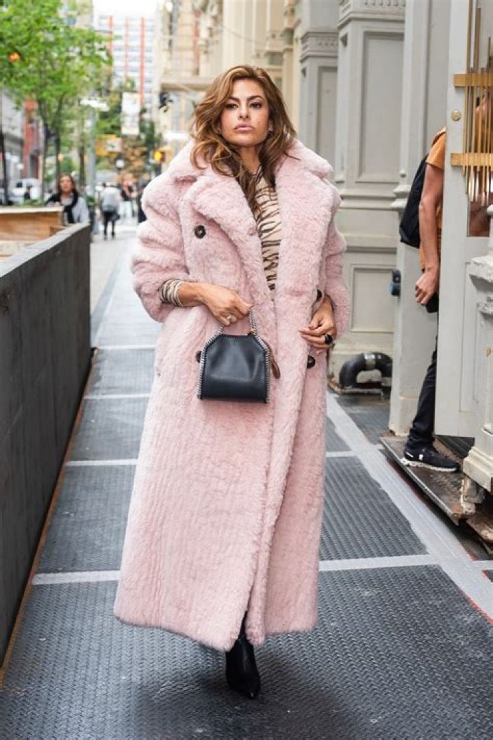 Eva Mendes For A Great Newsletter Photo Exhibition