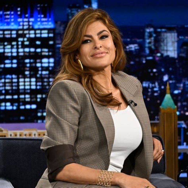 Eva Mendes' net worth, age, children, height, movies, profiles, does