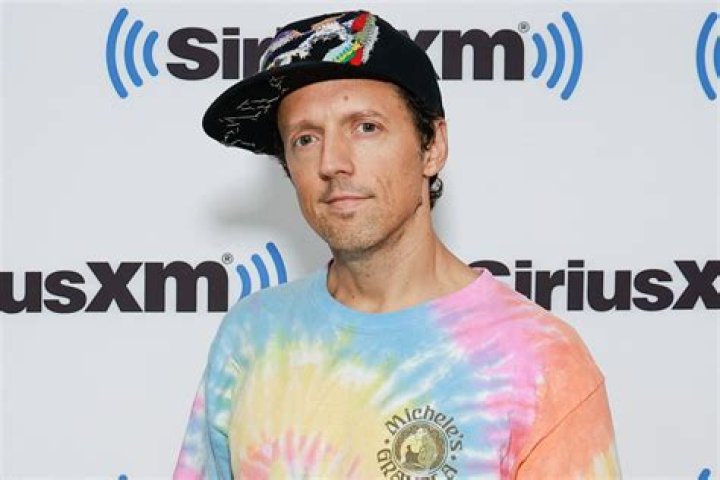 factory store Jason Mraz and Tristan Prettyman Engaged