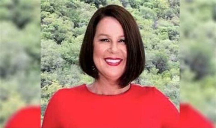 Facts About Mollee Roestel Her Bio, Relationship, Career, And Net