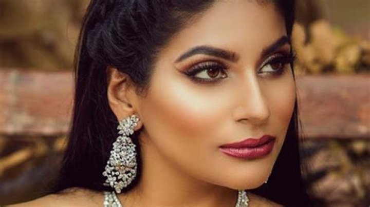 Farhana Bodi The New Age Social Media Star on Instagram