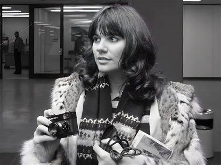 FileZangeres Linda Ronstadt op Schiphol, Bestanddeelnr 9288975.jpg