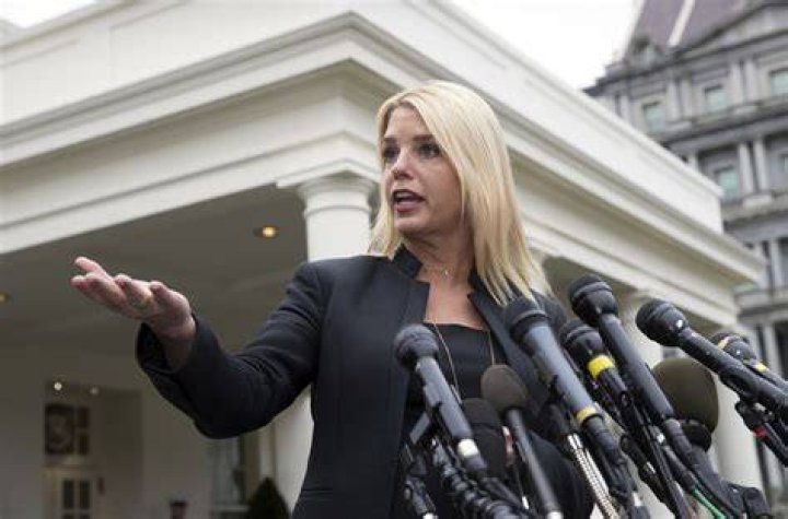 Florida attorney general Pam Bondi confronted at Mr. Rogers movie Sun