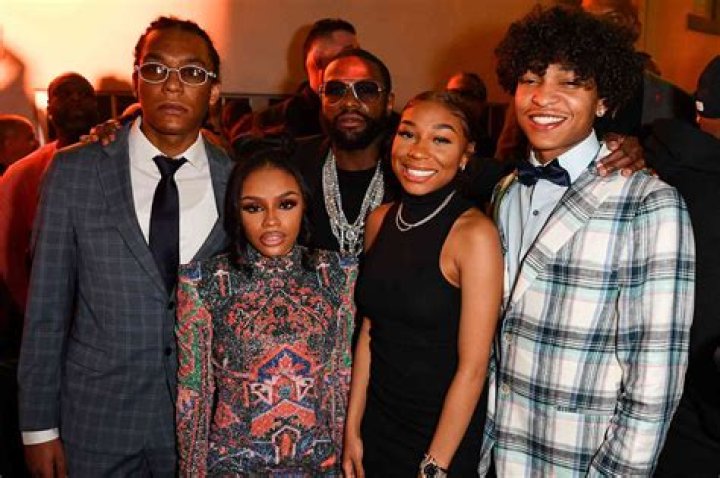 Floyd Mayweather confirms 20yearold daughter is pregnant