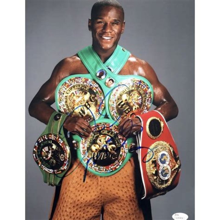 Floyd Mayweather Jr. threw the most obnoxiously expensive 16th birthday