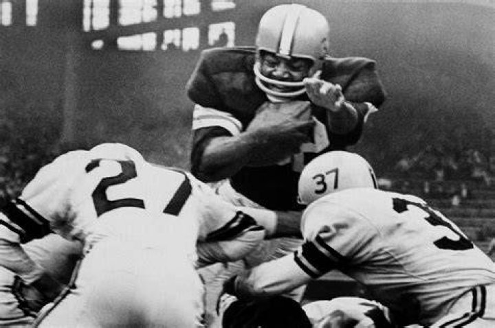 Football great Jim Brown will get back 1964 title ring Daily Mail Online