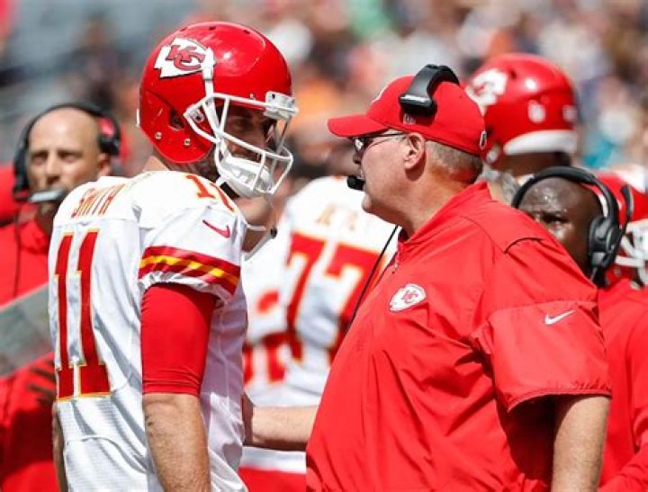 Former Chiefs QB Alex Smith Announces Retirement With Emotional Video