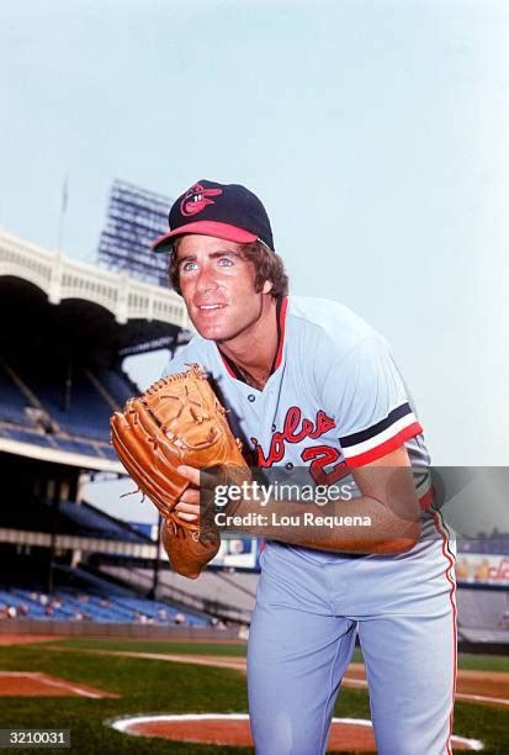 Former MLB pitcher Jim Palmer and wife Susan Schmidt attend the 8th
