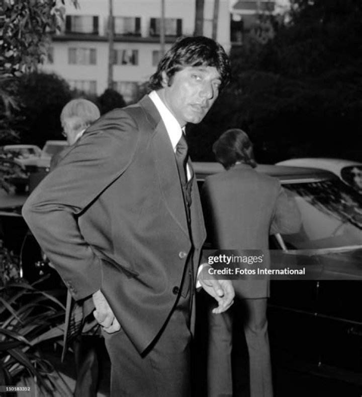 Former NFL quarterback Joe Namath and his wife Deborah Mays arrive at