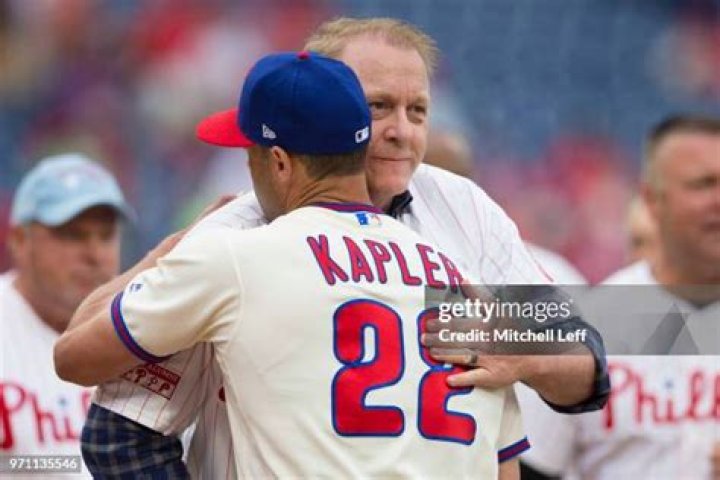 Former Phillies Gabe Kapler, Darin Ruf Debut in Giants' Loss