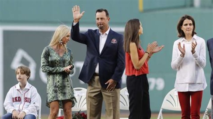 Former Pittsburgh Pirates, Boston Red Sox Pitcher Tim Wakefield Dies