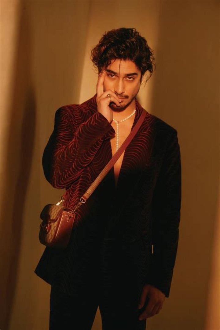 Fotos de Avan Jogia IBWEB