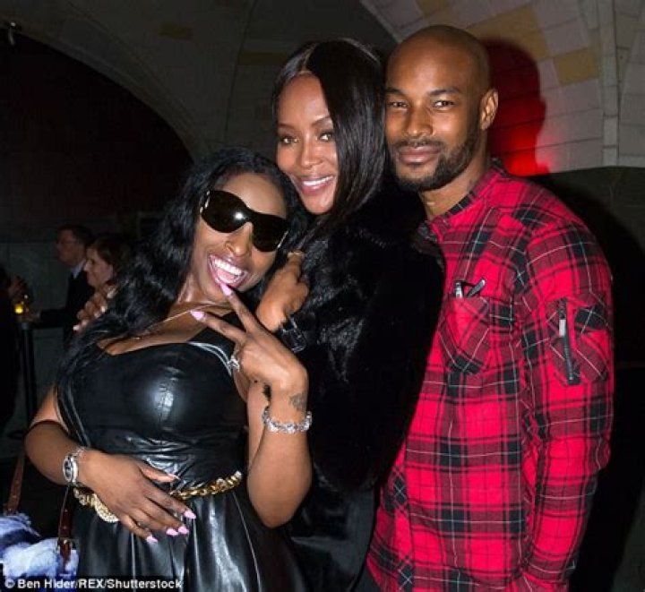 Foxy Brown claims her Gucci suitcase was stolen from LAX baggage