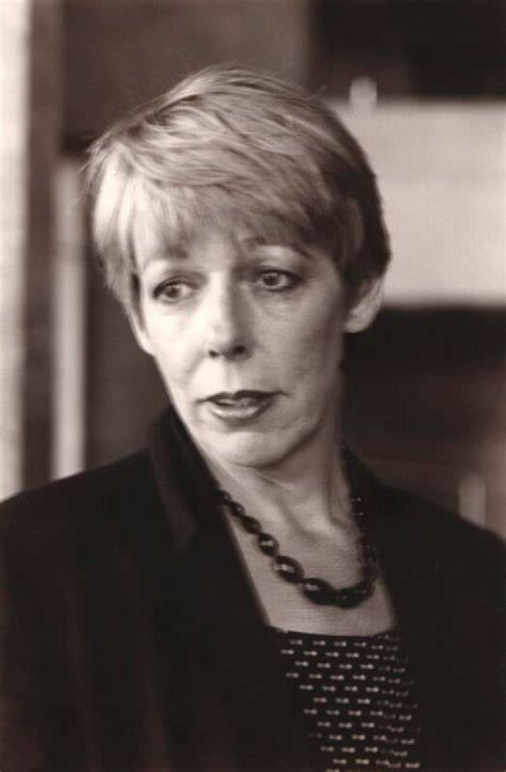 Frances de la Tour biography, personal life, filmography