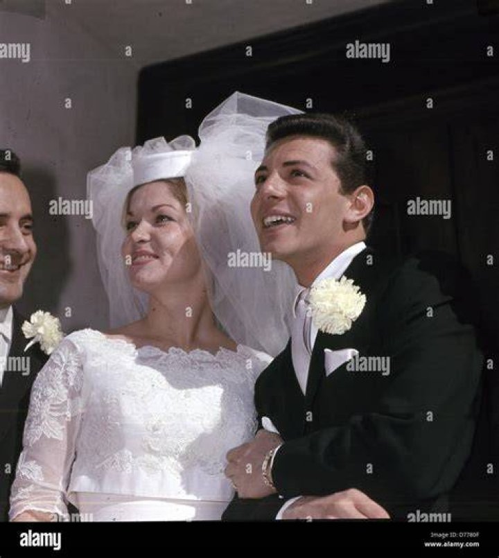 Frankie Avalon and His Wife Has 8 Children Altogether Meet Them