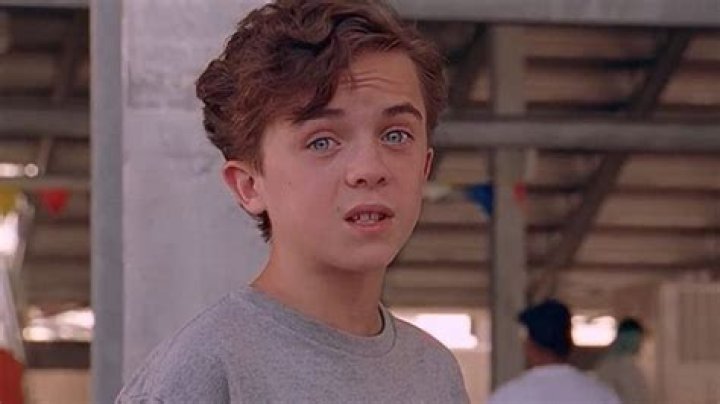 Frankie Muniz d&eacute;voile officiellement le pr&eacute;nom et les premi&egrave;res photos
