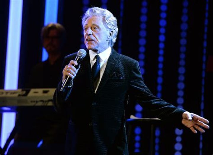 Frankie Valli's estranged wife Randy wants singer to cover her divorce