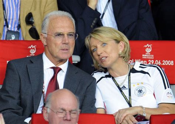 Franz Beckenbauer sus tres mujeres y la tr&aacute;gica muerte de su hijo