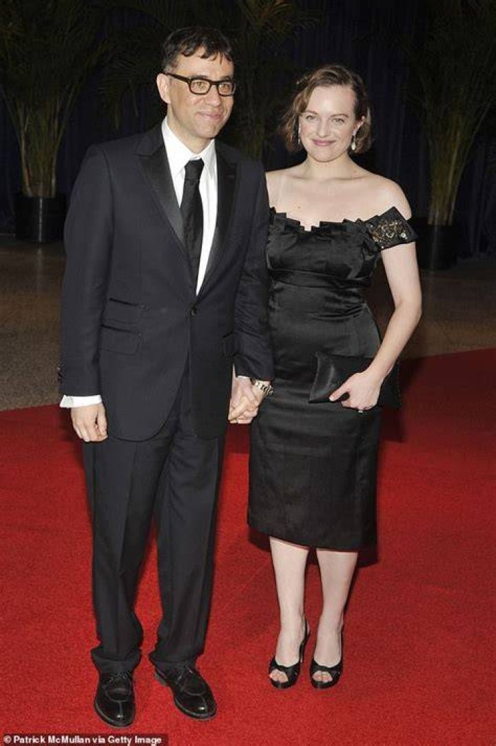Fred Armisen Thought of ExWife Elisabeth Moss as Her 'Mad Men