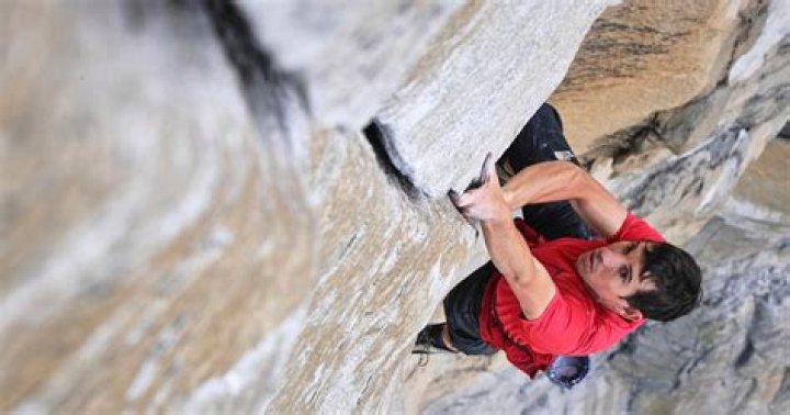 Free Solo Climber Alex Honnold Ascends Yosemite's El Capitan Without a