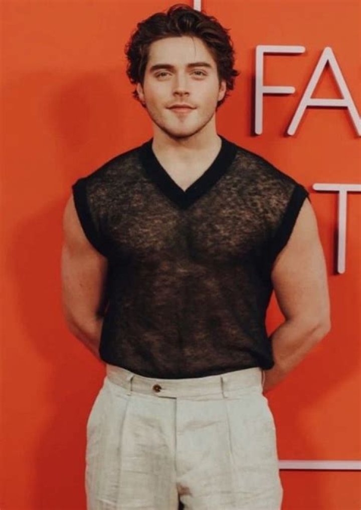 Froy Gutierrez Biography, Height & Life Story Super Stars Bio