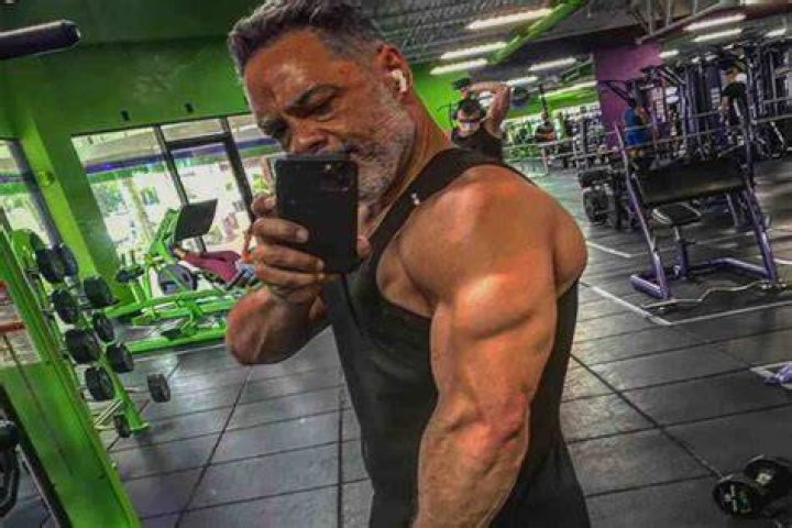 Fundraiser by Rich Henderson WBFF Worlds 2016 Transformation