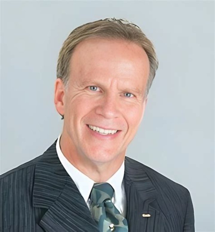 G. Robert Evans III Biographyzing