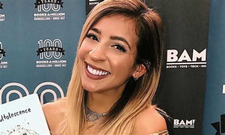 Gabbie Hanna net worth How much does Gabbie Hanna worth?