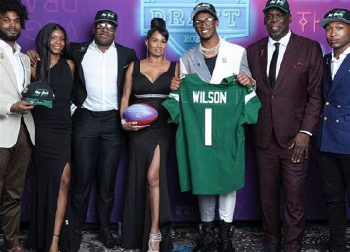 Garrett Wilson Family (Parents & Siblings), Girlfriend And Facts