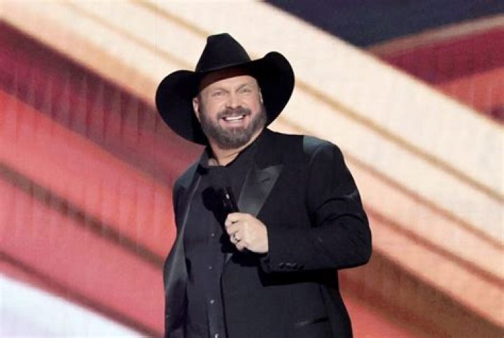 Garth Brooks Announces New 2024 Dates For &lsquo;Garth Brooks/Plus ONE&rsquo; Las