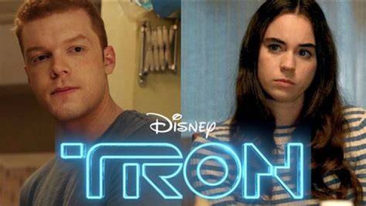 Gay Actor Cameron Monaghan Dating his Girlfriend, Know About his