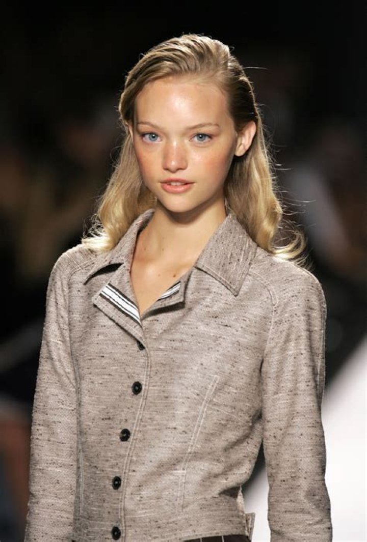 Gemma Ward walking the runway of the fall/winter 2005 J. Mendel show