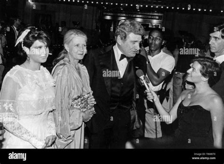gene barry and family Stock Photo Alamy