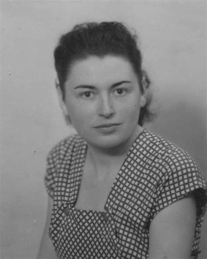 Germaine Curieuse Voyageuse
