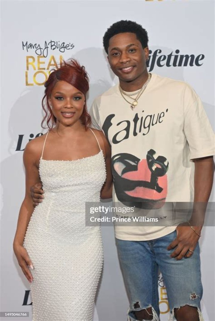 Get Ajiona Alexus Rihanna Images Bassa Gallery