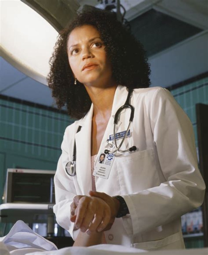 Gloria Reuben's Personal and Professional Life Net Worth