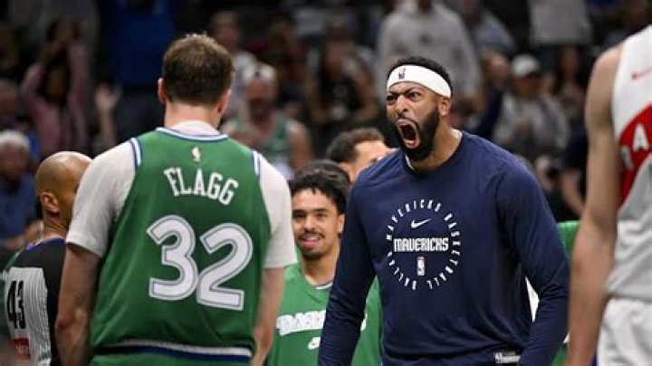 Good luck charm? Anthony Davis' Dad Kentucky Sports Radio