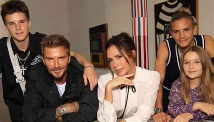 GOSSIP ELAKIRI David Beckham With His Wife Victoria And His Kids
