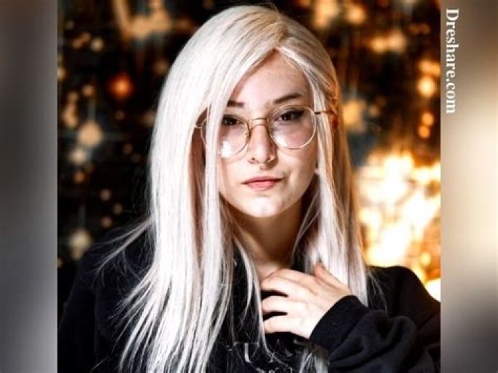 Goth Egg (Tiktok Star) Wiki, Age, Height, Boyfriend, Net Worth