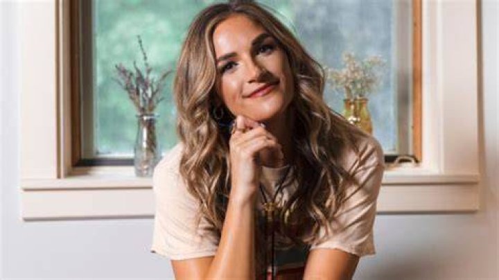 Grace Leer Drops SelfTitled EP, "The One" Music Video