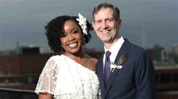 Greg Stohr is Married to Wife Kimberly Atkins. Kids.