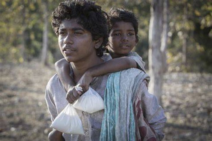 Guddu and Saroo in the Lion movie Lion movie, Lion movie 2016, Lion