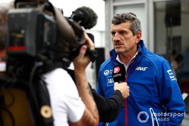 Guenther Steiner, Team Principal, Haas F1, and Gertraud Steiner at