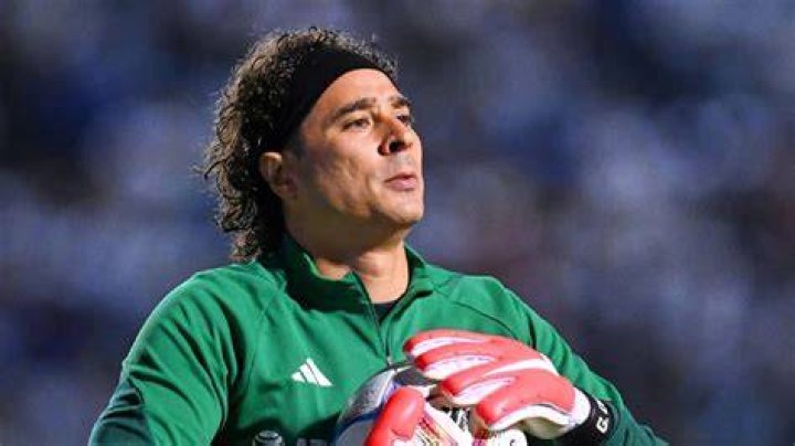 Guillermo Ochoa mand&oacute; mensaje a seguidores del Tri para enfrentar el